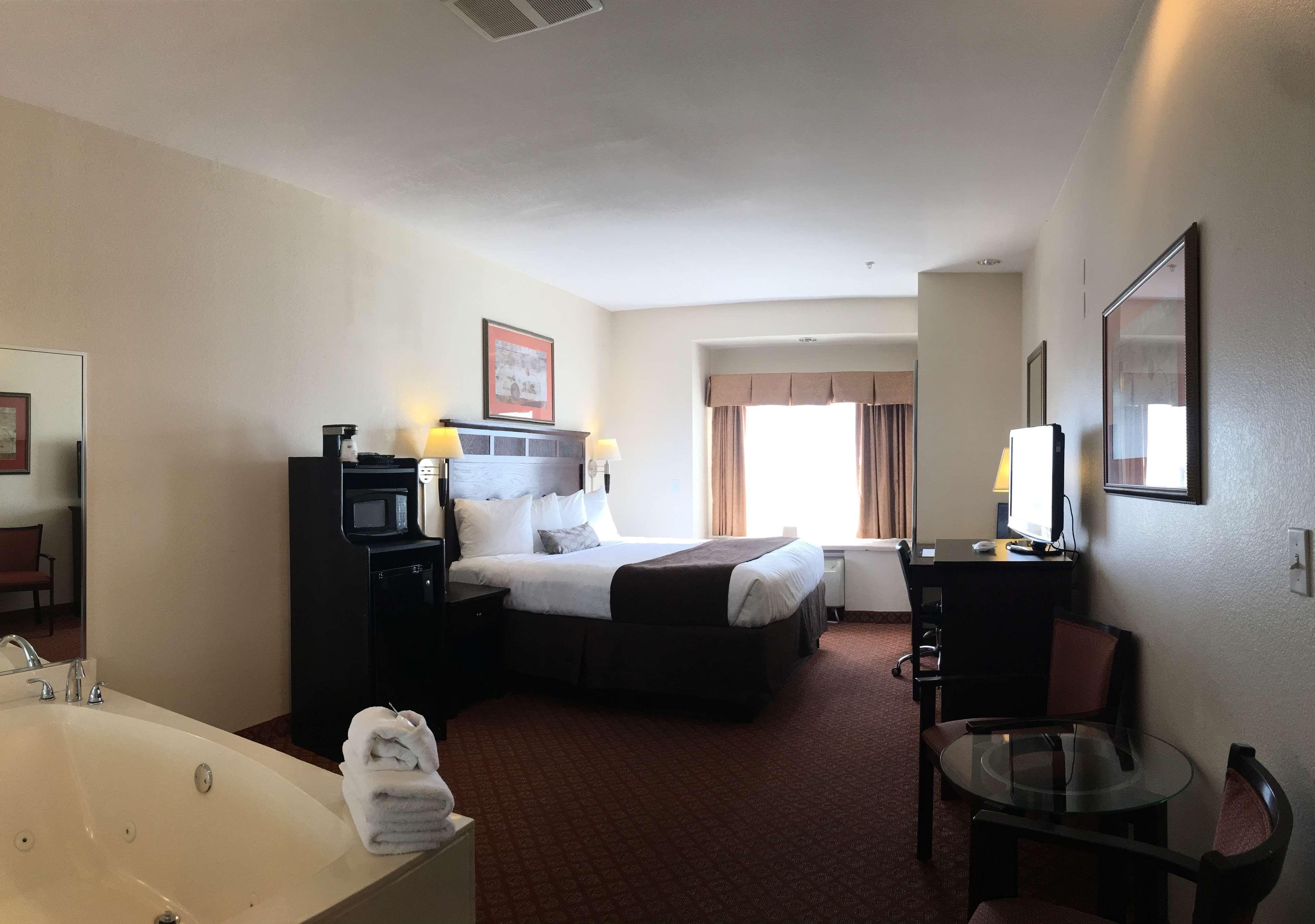 Best Western Roanoke Inn & Suites Exterior photo