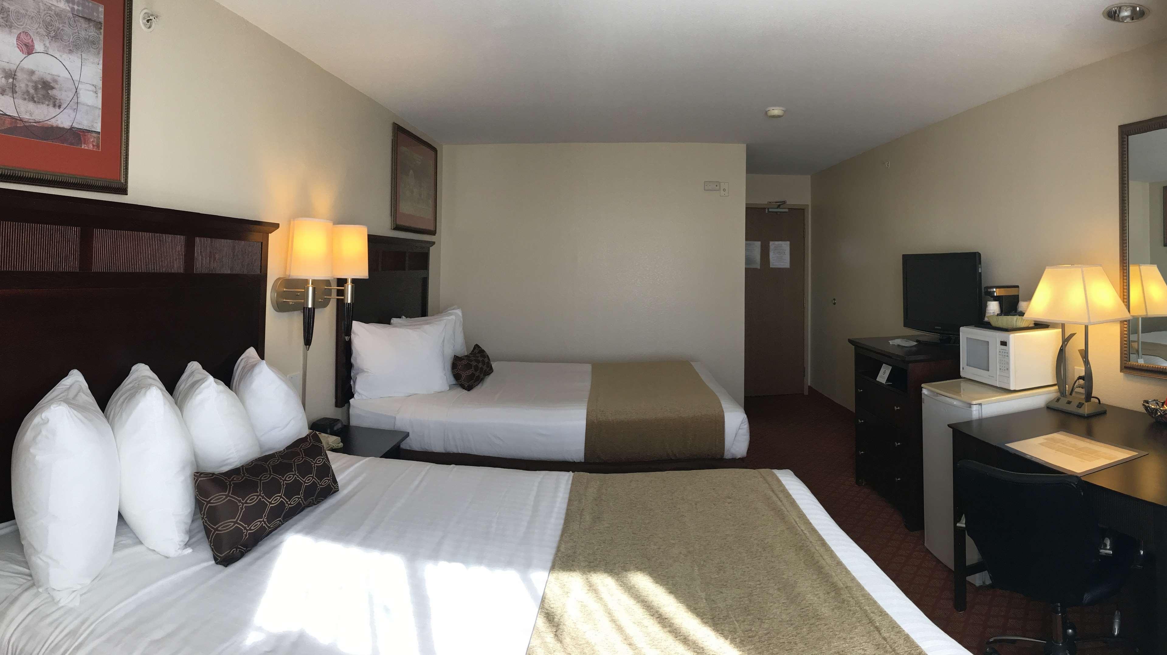Best Western Roanoke Inn & Suites Exterior photo