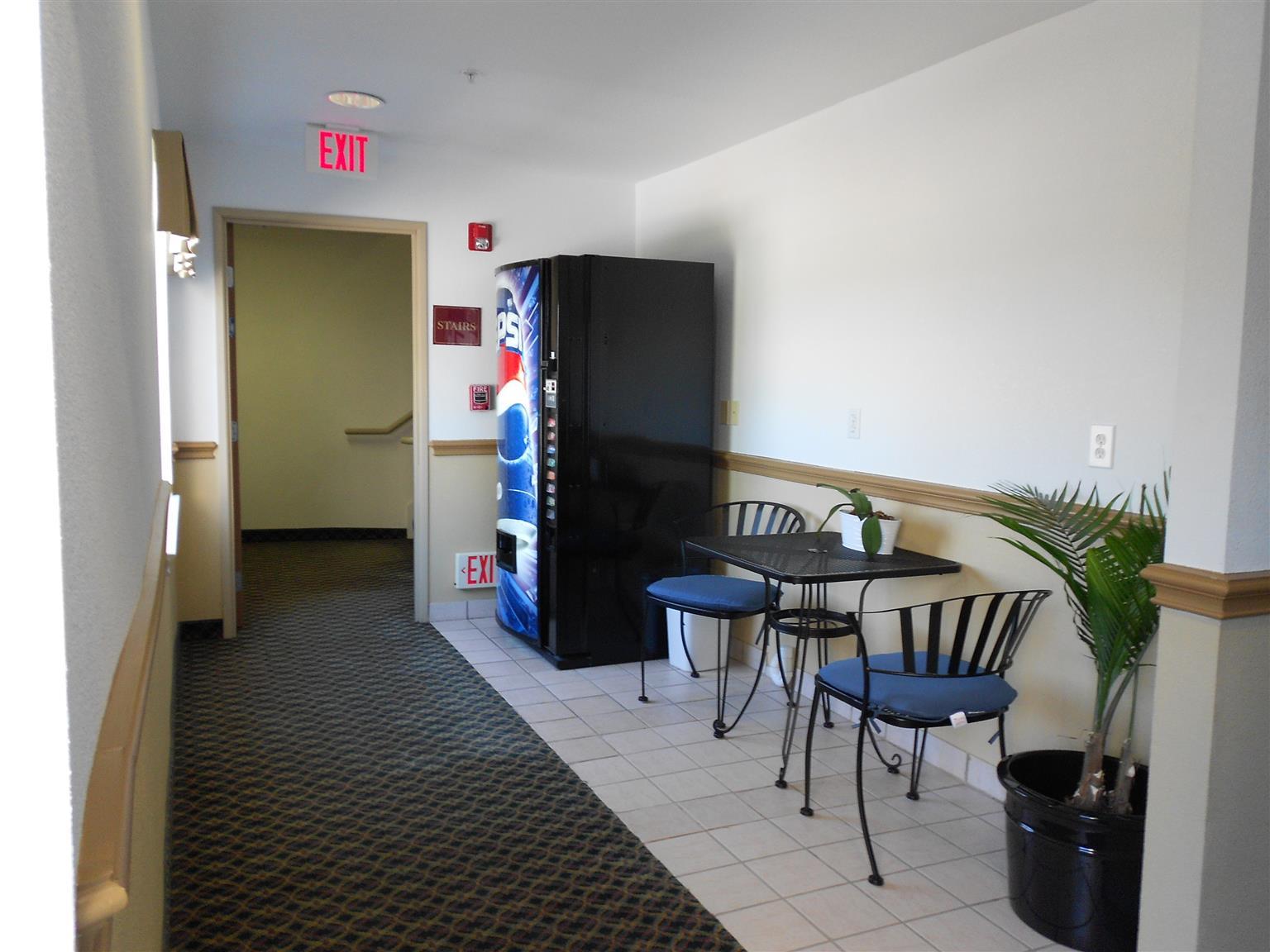 Best Western Roanoke Inn & Suites Exterior photo