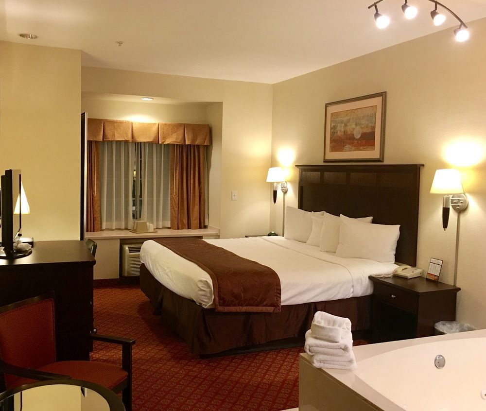 Best Western Roanoke Inn & Suites Exterior photo