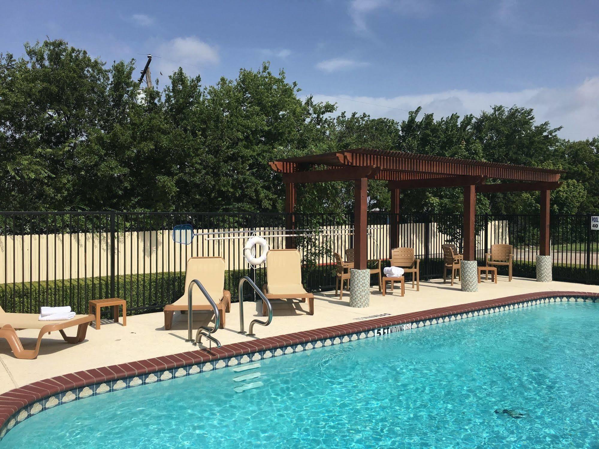 Best Western Roanoke Inn & Suites Exterior photo
